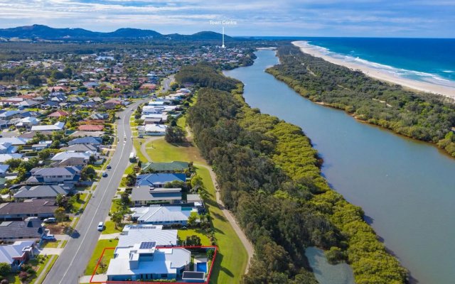 The Doggy Beach House at Pottsville