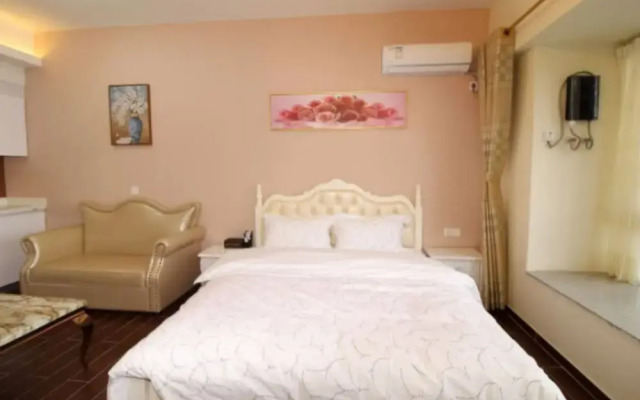 The Star Apartment  Hotel