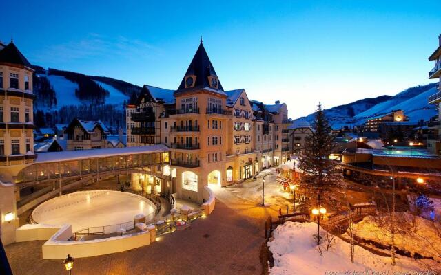 Отель The Arrabelle at Vail Square, A RockResort вид на фасад