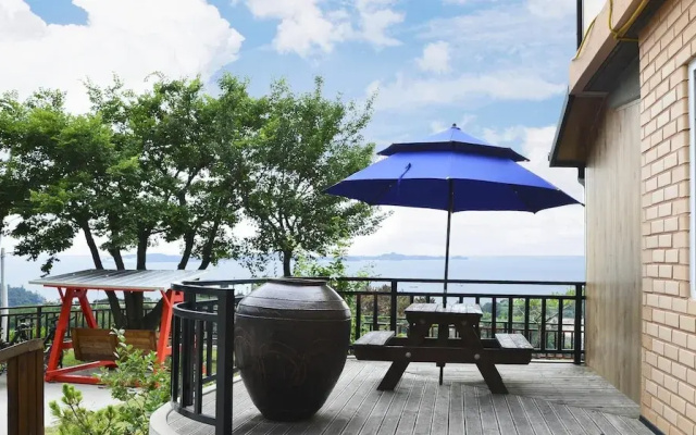 Yeosu Hwangto Pension