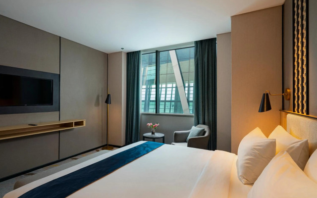Anara Airport International Hotel