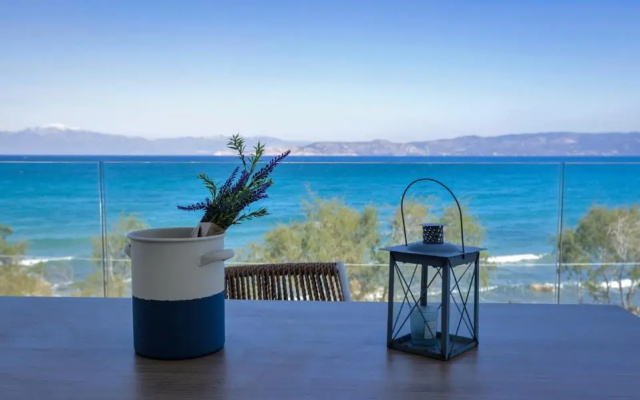 La Mer Bleue Beachfront Boutique Apartments