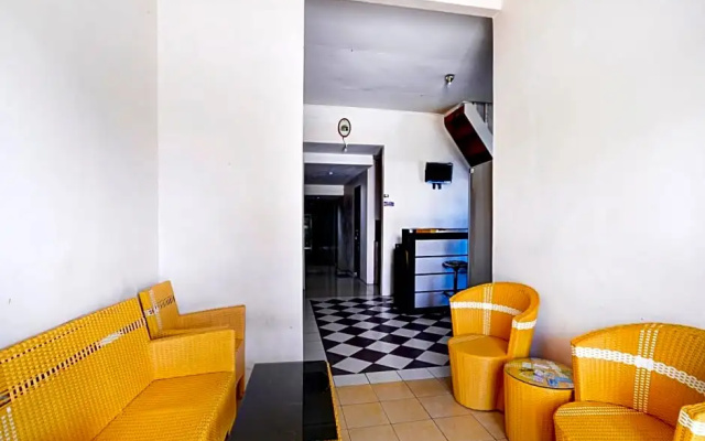 OYO 90263 Hotel Diva Golf