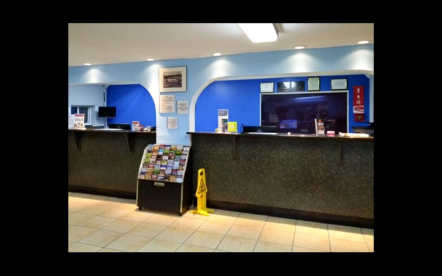 Econo Lodge Inn & Suites Virginia Beach - Norfolk