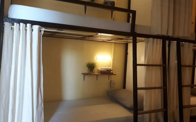 MoHo Moalboal Hostel