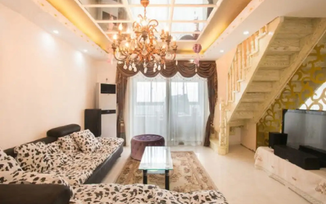 Jhouse Hongqiao Duplex Apartment