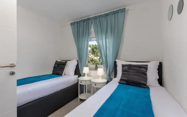 Family-friendly Apartment Near the Coast