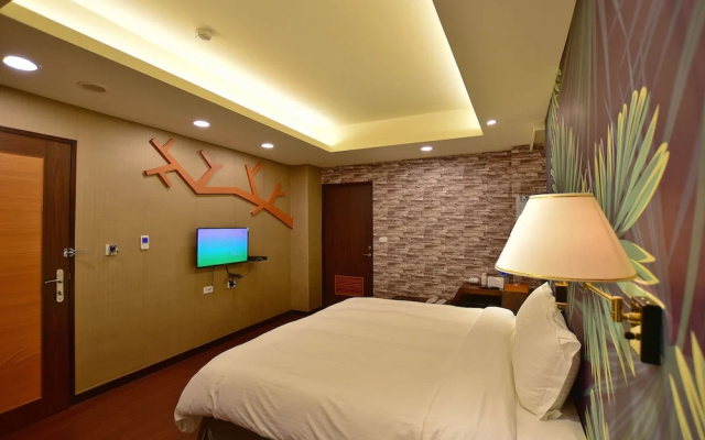 Ruocing Hot Spring Hotel