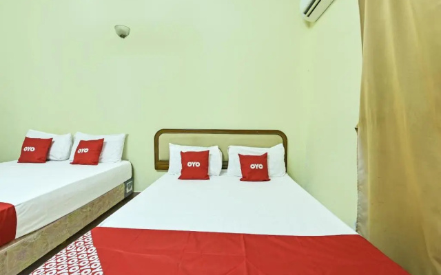 OYO 90736 Lh Resak Motel
