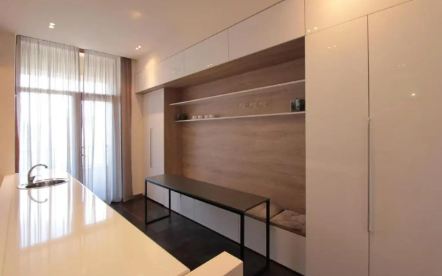 Metro apartment