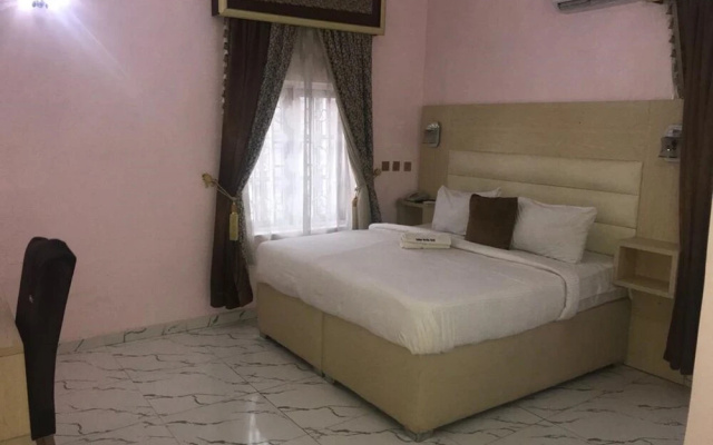 Golden Movida Hotel