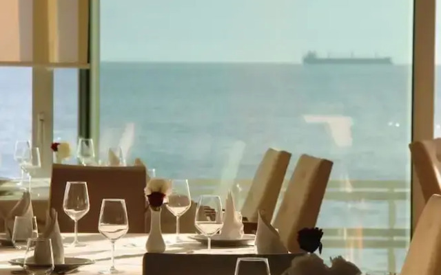 Ventus Harbor Hotel