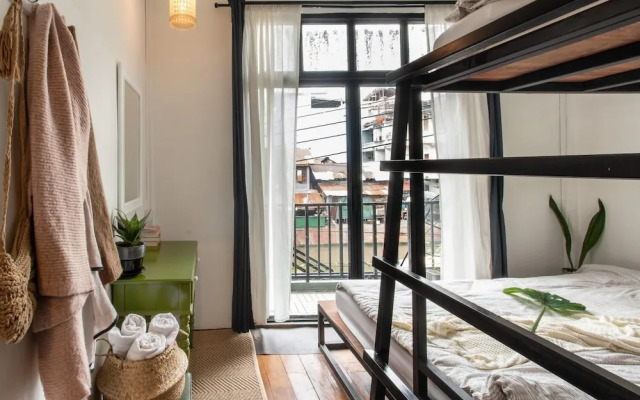 Klong House Hostel