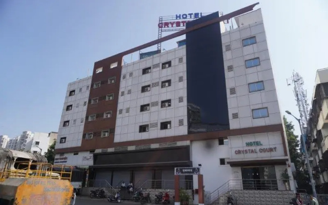 Hotel Crystal Court