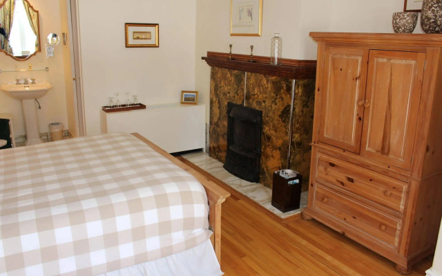 Hotel Charles-Alexandre - Par Aneyro