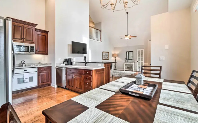 Relax Poolside! Family Getaway in Nashville Area