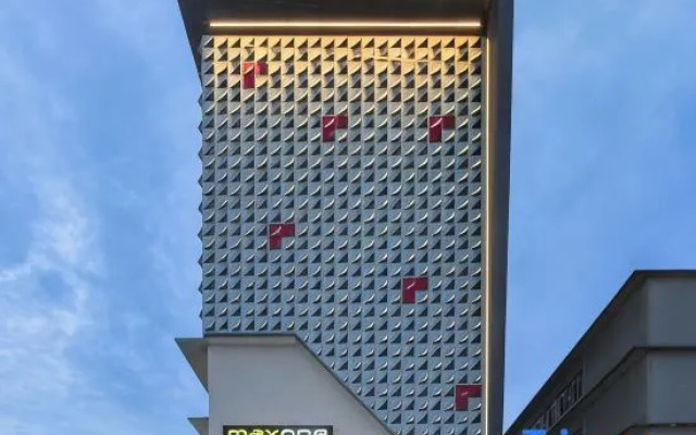 MaxOneHotels @ Kota Harapan Indah