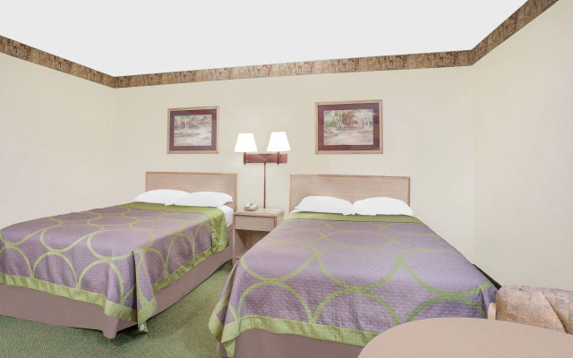 Super 8 By Wyndham Monticello