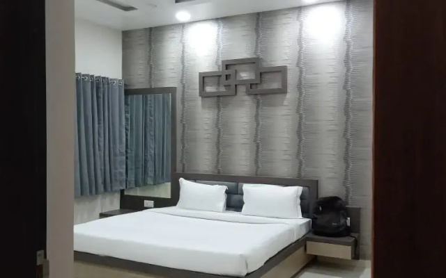 Hotel Grand Royal