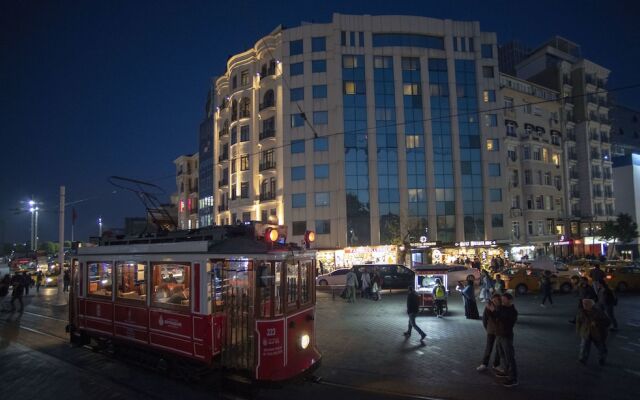 Taksim Square Hotel вид на фасад