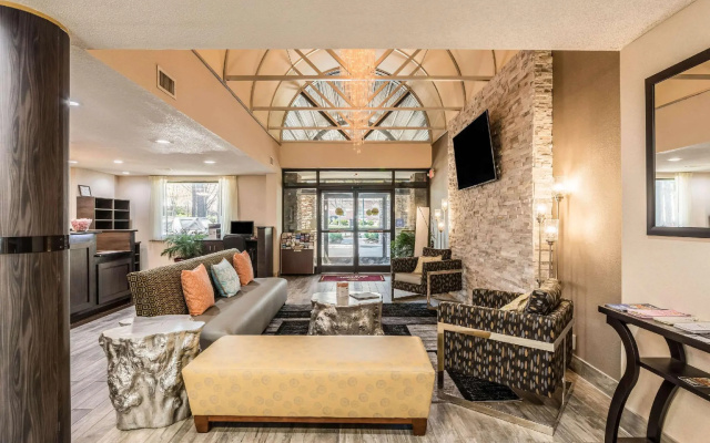 Lake Norman Inn and Suites