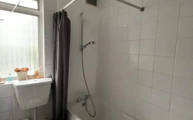 Cosy & Chic 1BD Flat - 6 Minutes to Notting Hill!
