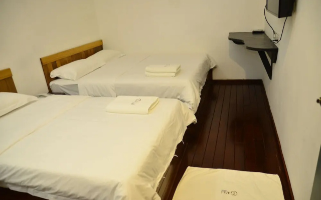 Hotel Five 2