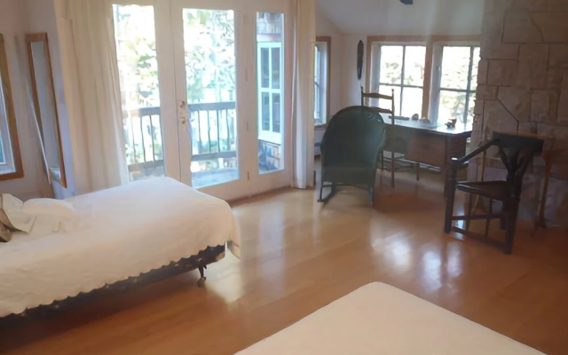 Inner Harbor Retreat - Four Bedroom Home
