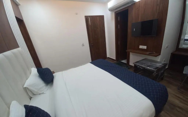 HOTEL The Rich Grand
