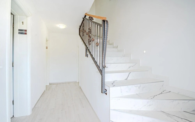 Beautiful Apartment in Orebic With Wifi