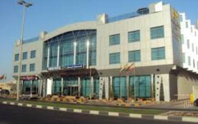 Отель Ewan Hotel Sharjah ОАЭ, Шарджа - отзывы, цены и фото номеров - забронировать отель Ewan Hotel Sharjah онлайн вид на фасад