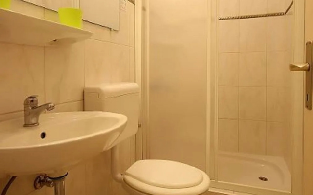 Apartment Dino - apartments with hot tub: A1 Novalja, Island Pag