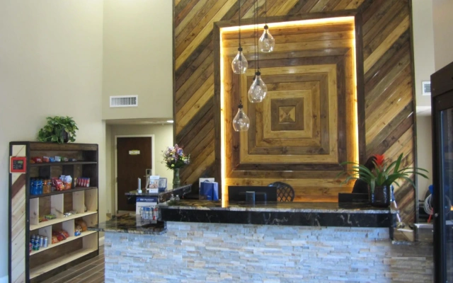 Aiden by Best Western Warm Springs Hotel and Event
