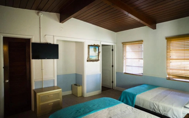Edgewater Lodge