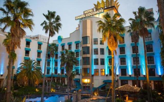 Отель Fukuoka Chapel Coconuts Hotel Ipolani (Adult Only) Япония, Порт Хаката - отзывы, цены и фото номеров - забронировать отель Fukuoka Chapel Coconuts Hotel Ipolani (Adult Only) онлайн вид на фасад