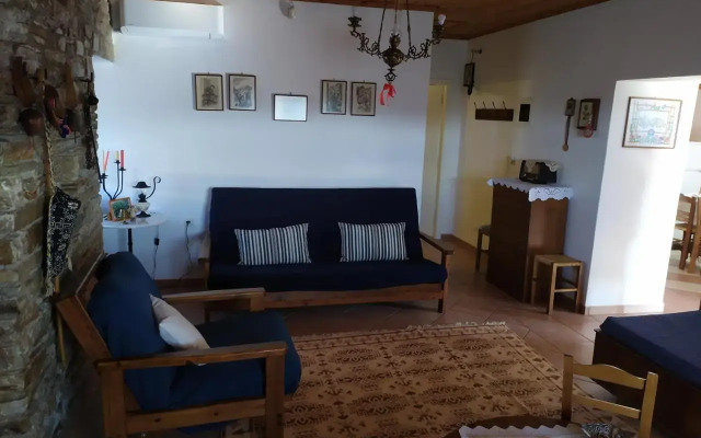 Magnolia Traditional Stone House in Vamvakou