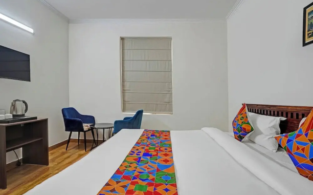 Fabhotel Hazel Town House