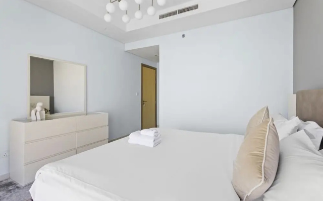 Stone Tree - Furnished 2BR with Infinity Pool