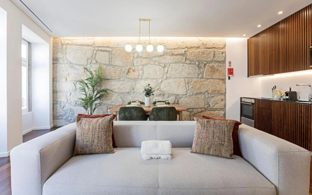 Wonderful 2BR Duplex Near River by LovelyStay