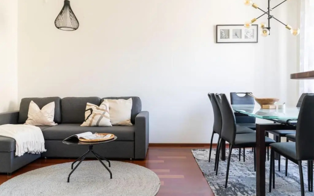Bright 1BR apartment in the City Center