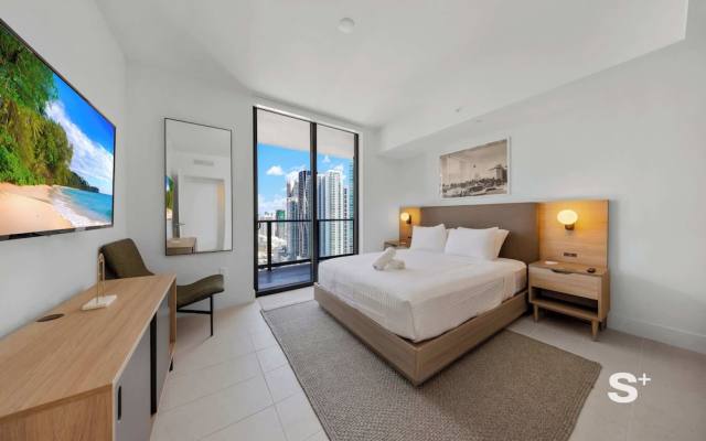 2-BD Condo in DTW Miami - City Views
