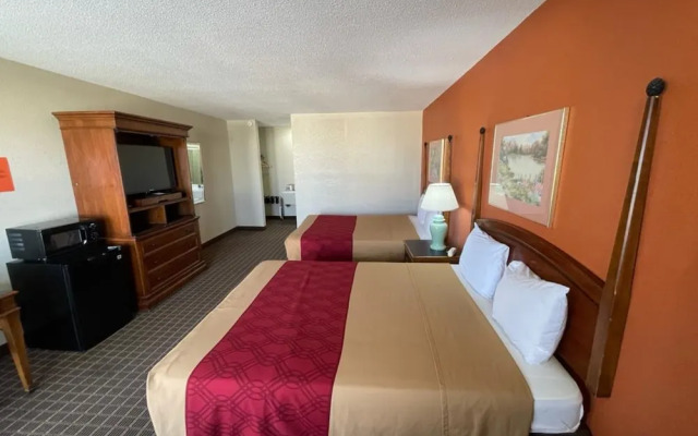 Knights Inn By Capital O Emporia US 50