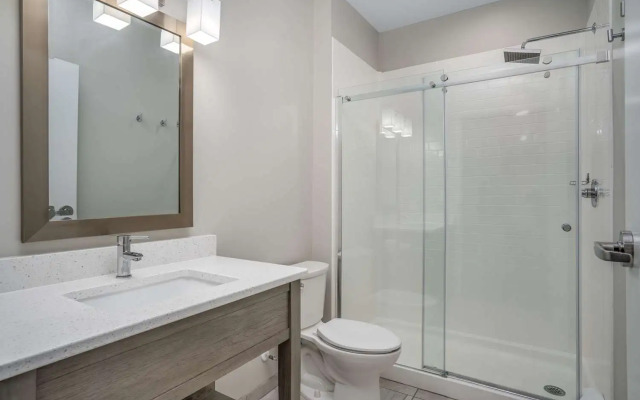 Lighthouse Suites - Best Western Signature Collection