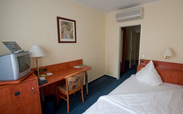 Falk Hotel