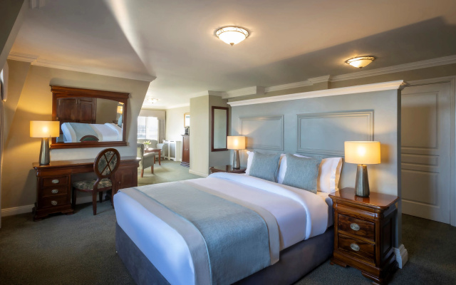Bracken Court Hotel