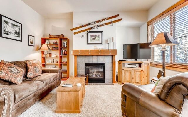 Seasons 1836 - 1 Br Condo