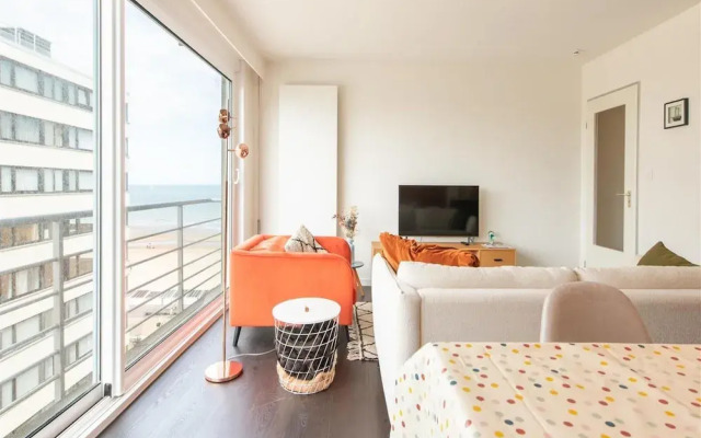 Lateral sea View Apartment in Ostend