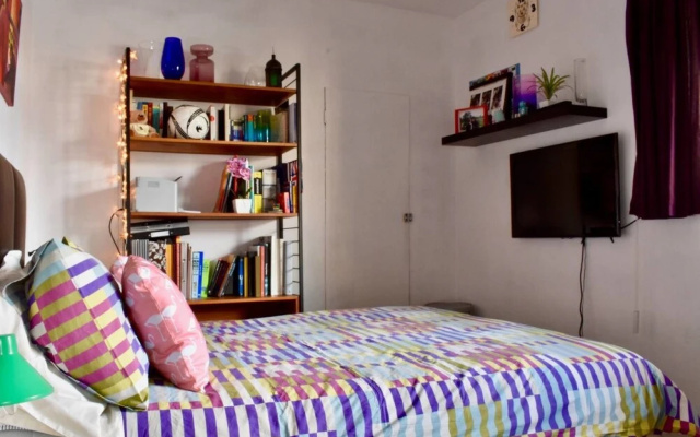 Lovely 1BR Home in South London, 2 Guests
