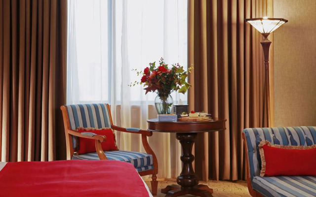 Grand Noble Hotel
