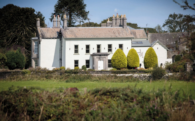 Aynsome Manor